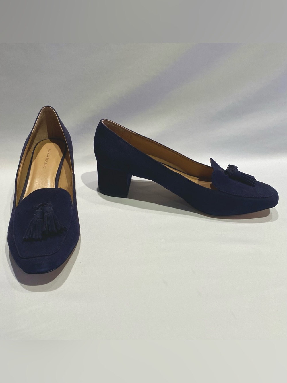 Banana Republic Navy Suede Low Block-Heel Tassel Loafer, size 11, NWOB / NWOT